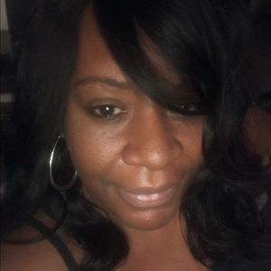 Meet your Posher, Roxanne